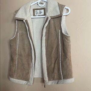 Vintage REAL SUEDE Leather Tan Shearling Vest Sz M, no stains or rips tears.